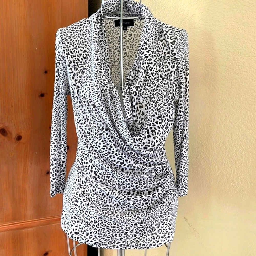 Karen Kane Animal Print Top Blouse EUC Size Medium Black & White